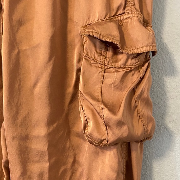 Aerie Bronze-Toned lightweight sateen cargo drawstring Pants - Picture 3 of 5